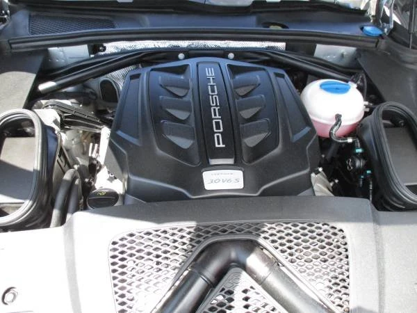 2015 Porsche Macan - Image 18 of 18