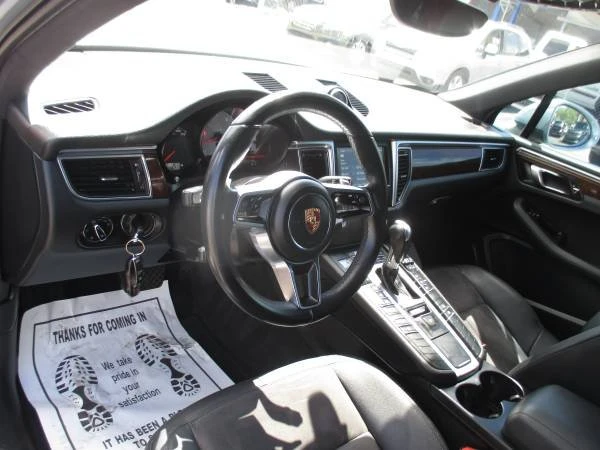 2015 Porsche Macan - Image 9 of 18