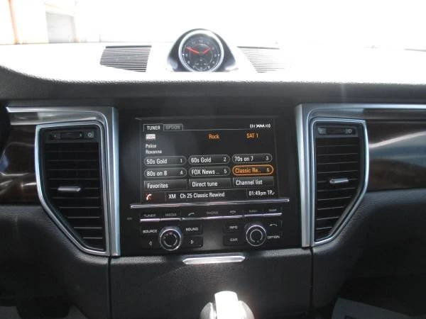 2015 Porsche Macan - Image 14 of 18