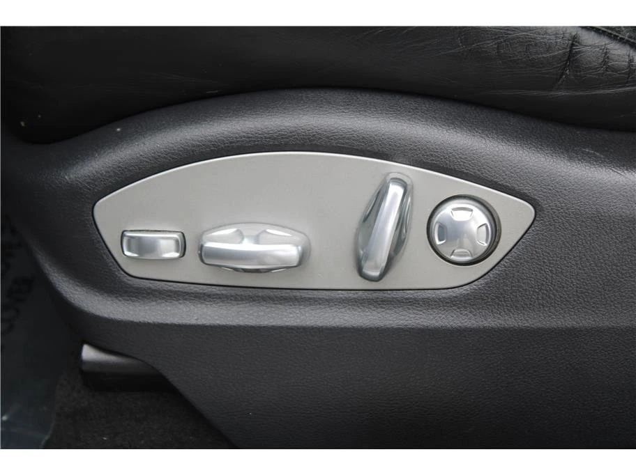 2015 Porsche Macan - Image 14 of 20
