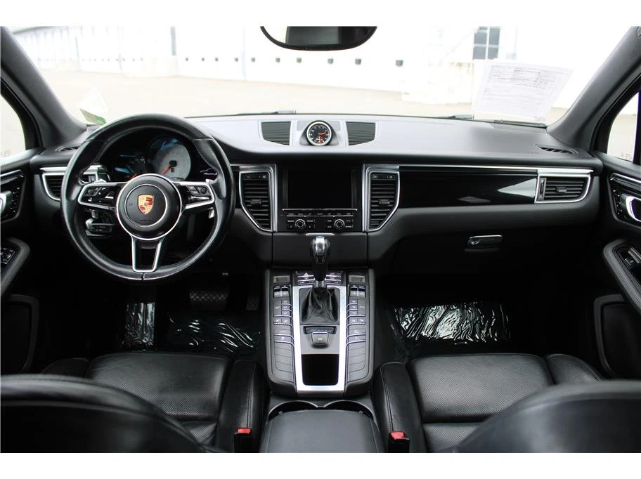2015 Porsche Macan - Image 10 of 20