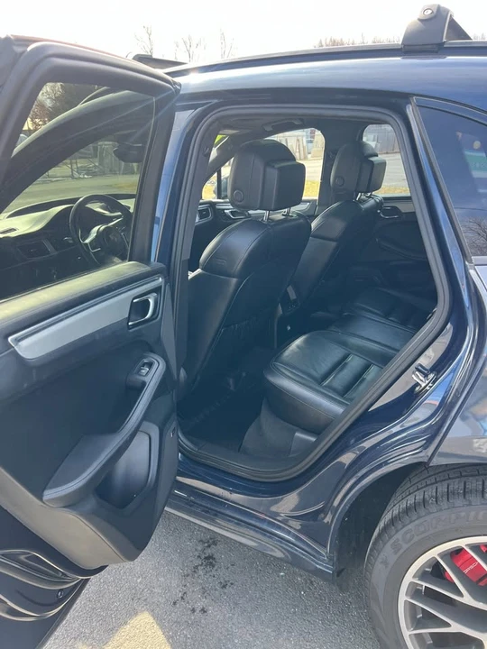 2015 Porsche Macan - Image 10 of 18