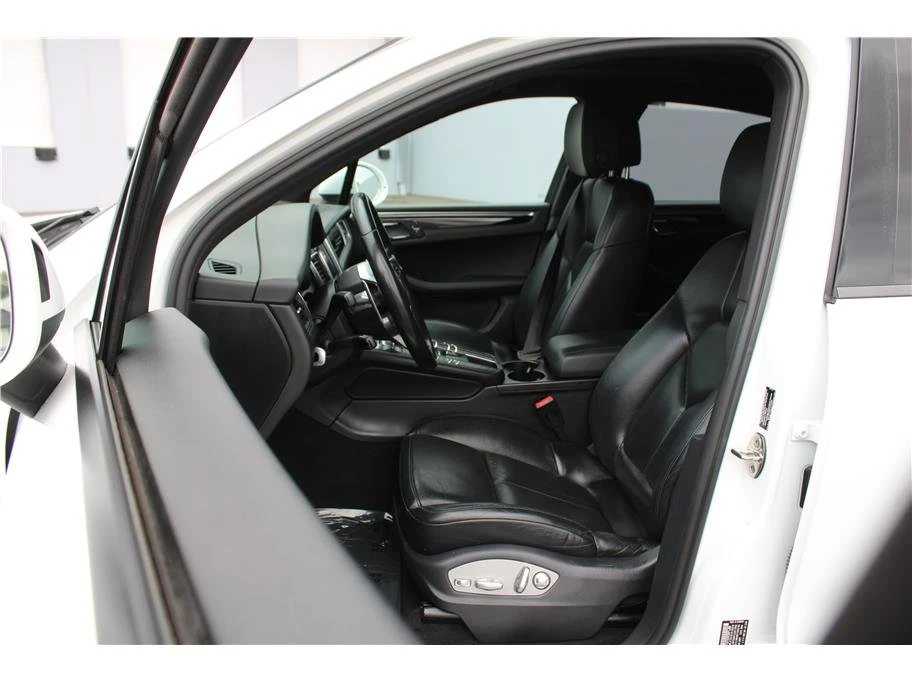 2015 Porsche Macan - Image 8 of 20