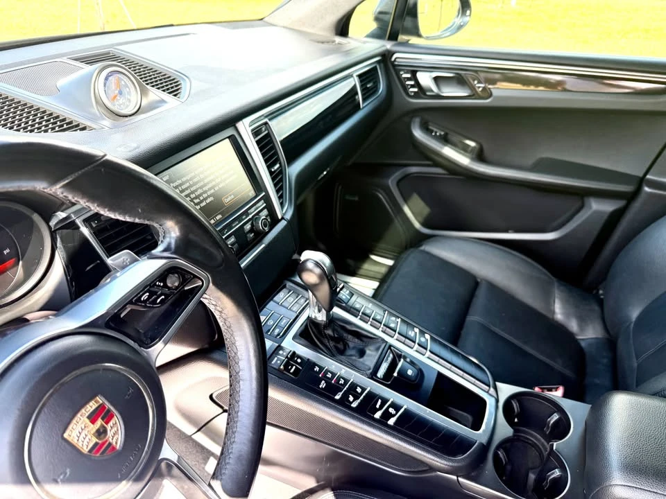 2015 Porsche Macan - Image 14 of 18