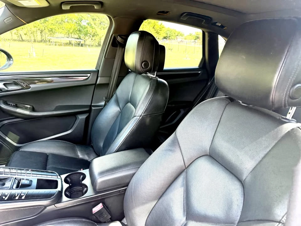 2015 Porsche Macan - Image 13 of 18