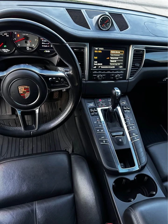 2015 Porsche Macan - Image 11 of 12