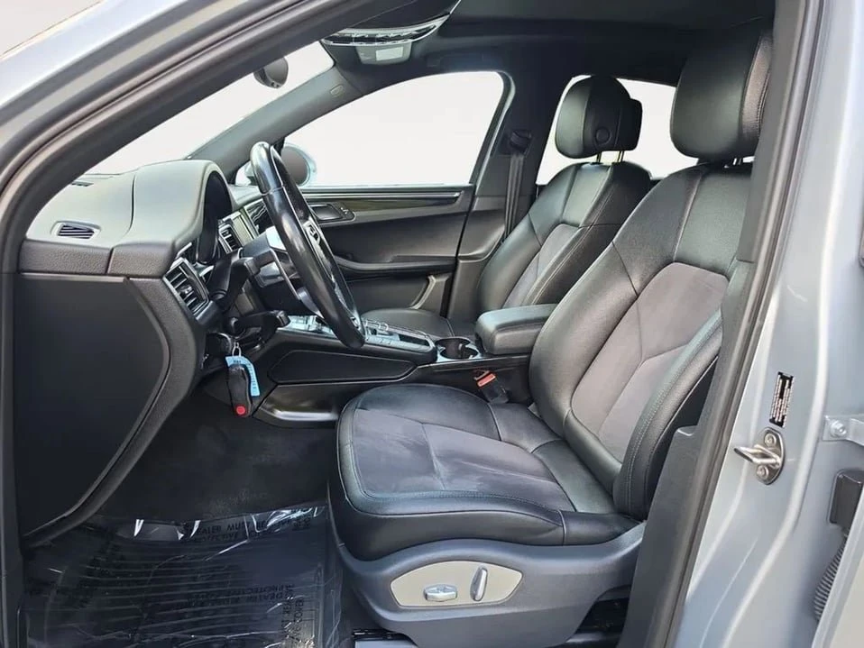 2015 Porsche Macan - Image 9 of 18