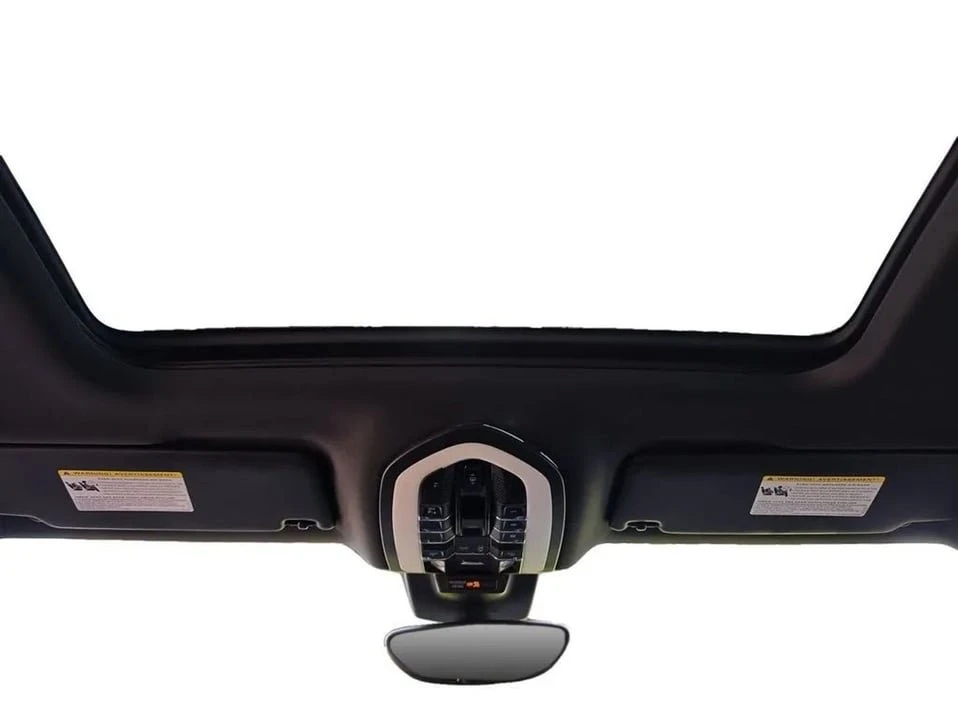 2015 Porsche Macan - Image 14 of 18