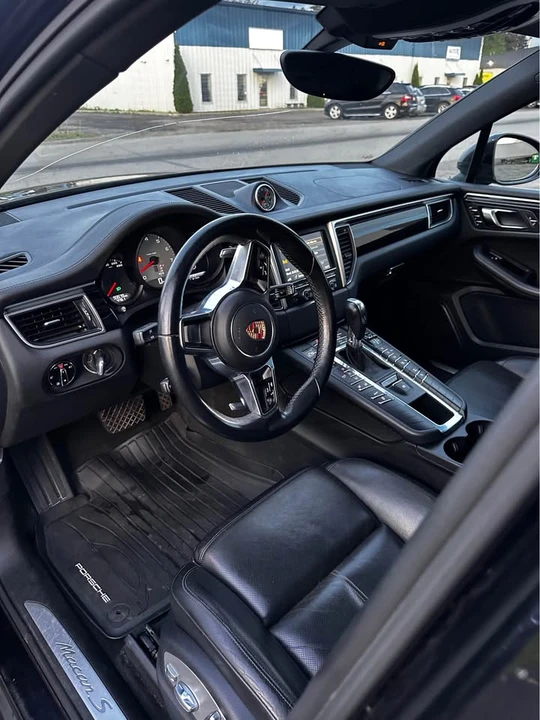 2015 Porsche Macan - Image 10 of 12