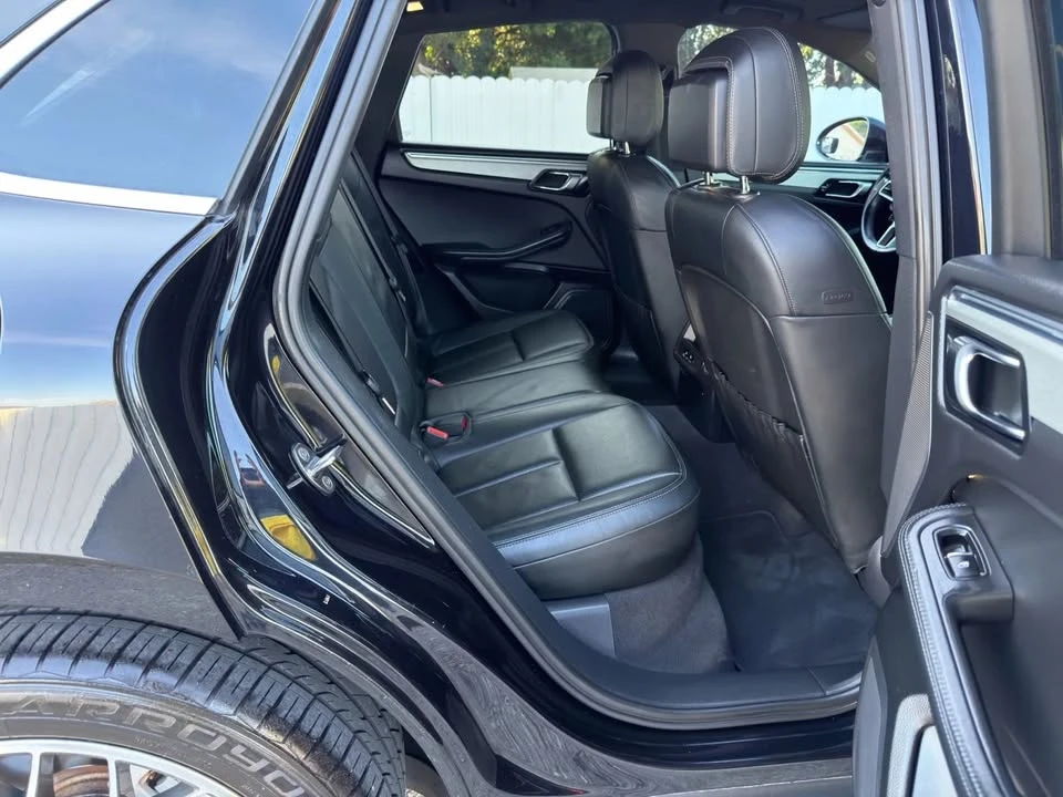 2015 Porsche Macan - Image 16 of 20