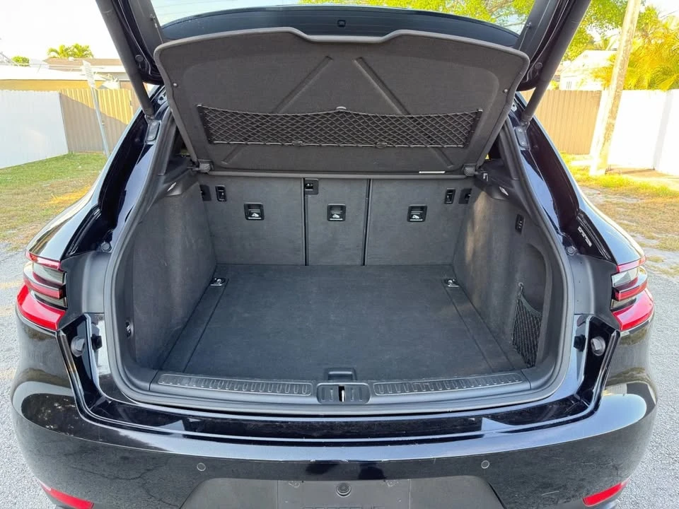 2015 Porsche Macan - Image 13 of 20