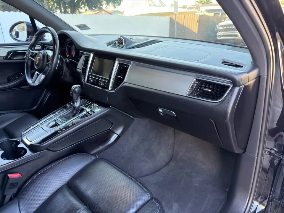 2015 Porsche Macan - Image 19 of 20
