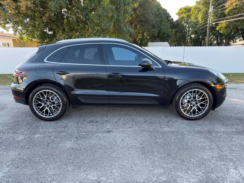 2015 Porsche Macan - Image 17 of 20