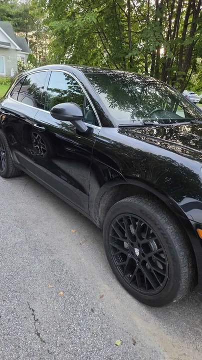 2015 Porsche Macan - Image 2 of 4