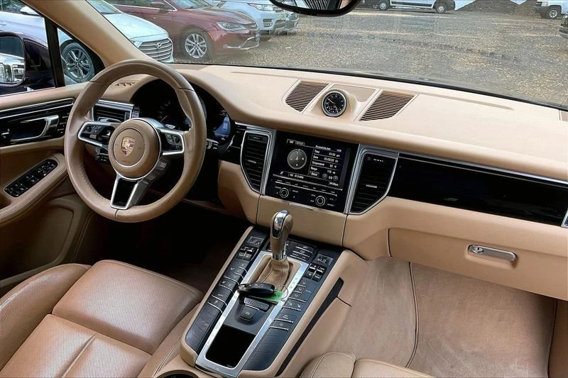 2015 Porsche Macan - Image 13 of 20
