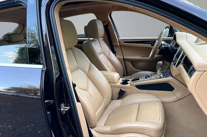 2015 Porsche Macan - Image 14 of 20