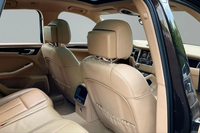 2015 Porsche Macan - Image 16 of 20