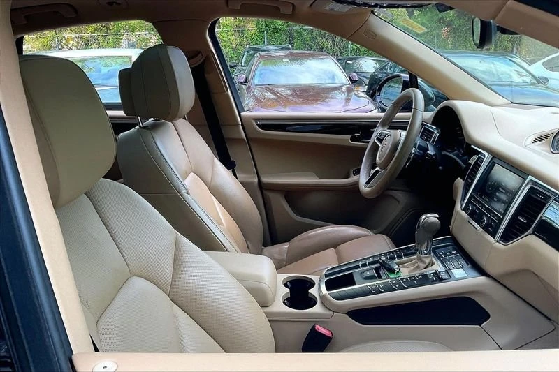2015 Porsche Macan - Image 12 of 20