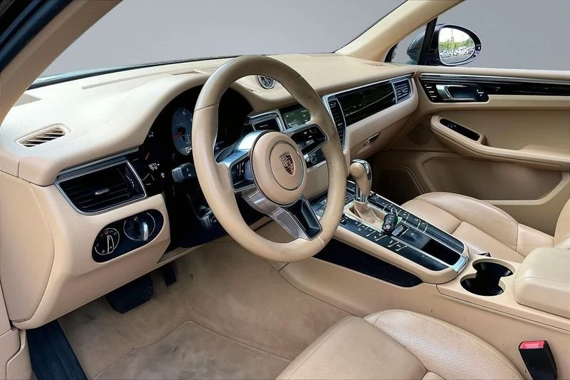 2015 Porsche Macan - Image 11 of 20