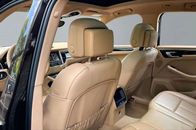 2015 Porsche Macan - Image 19 of 20