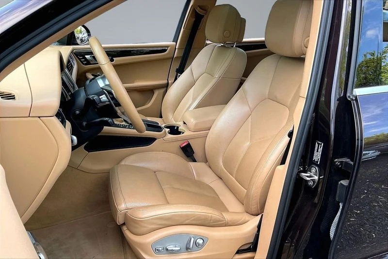 2015 Porsche Macan - Image 10 of 20