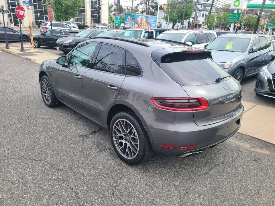 2015 Porsche Macan - Image 18 of 20