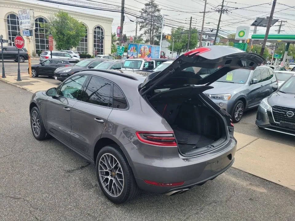 2015 Porsche Macan - Image 15 of 20