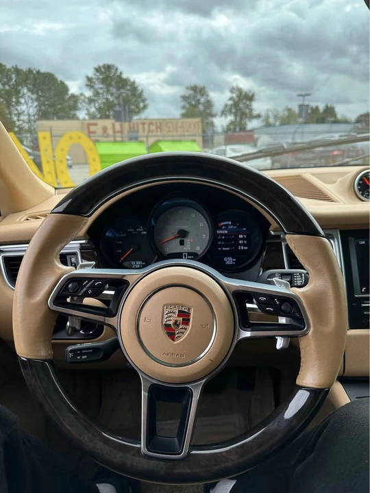 2015 Porsche Macan - Image 6 of 12