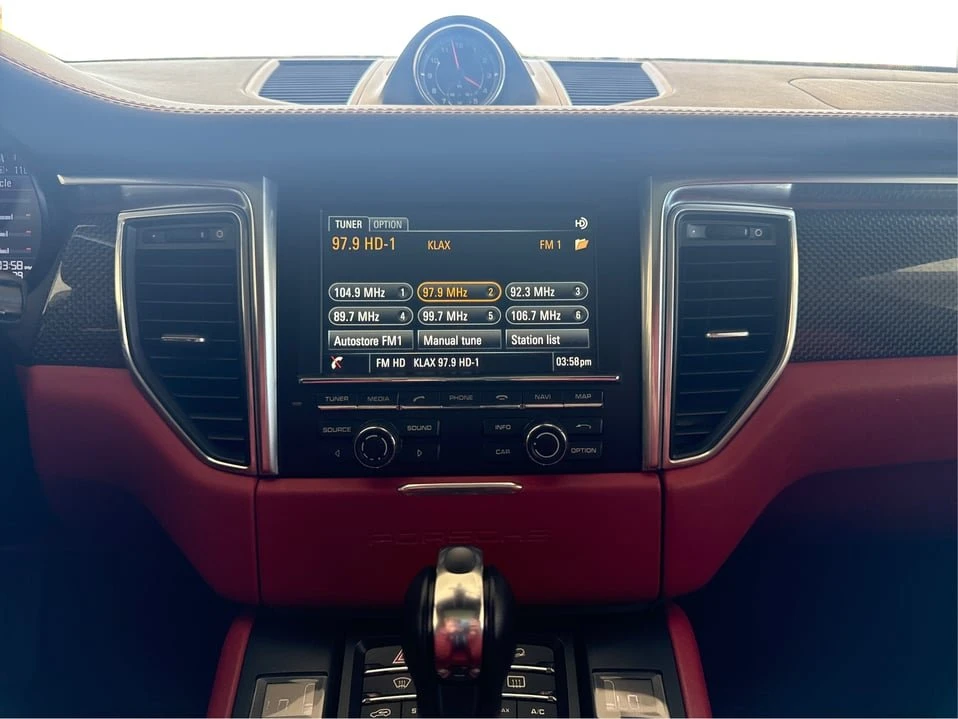 2015 Porsche Macan - Image 14 of 20