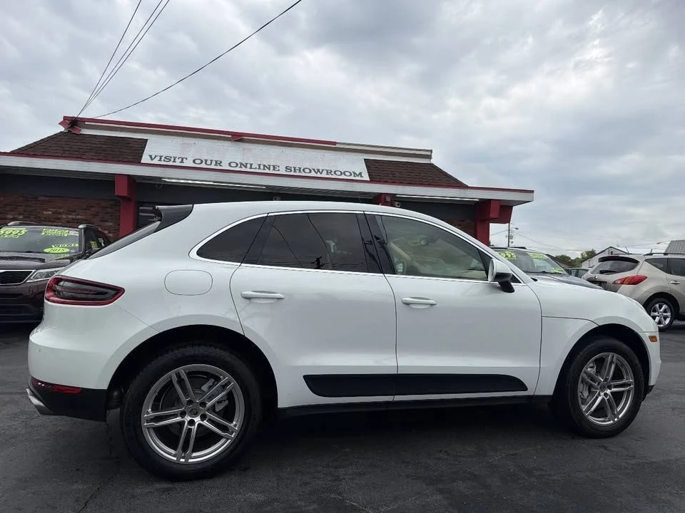 2015 Porsche Macan - Image 13 of 20
