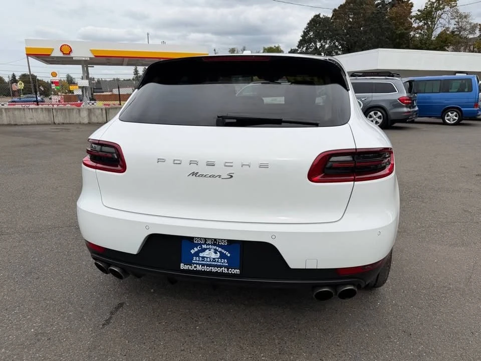 2015 Porsche Macan - Image 15 of 20