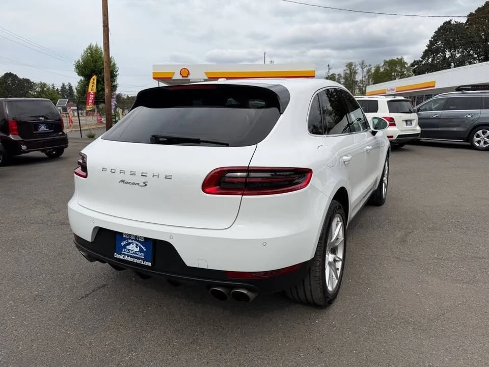 2015 Porsche Macan - Image 13 of 20