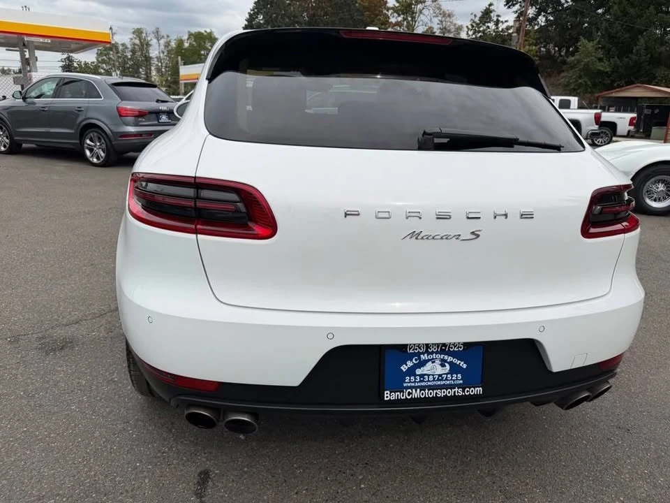 2015 Porsche Macan - Image 17 of 20