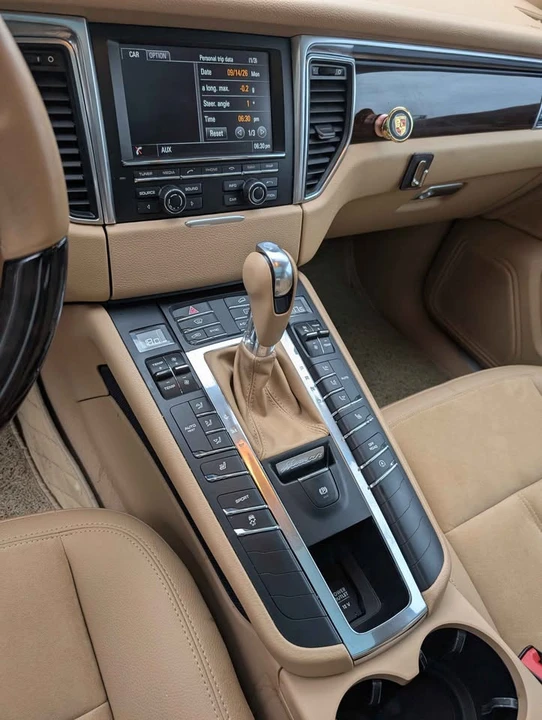 2015 Porsche Macan - Image 12 of 12