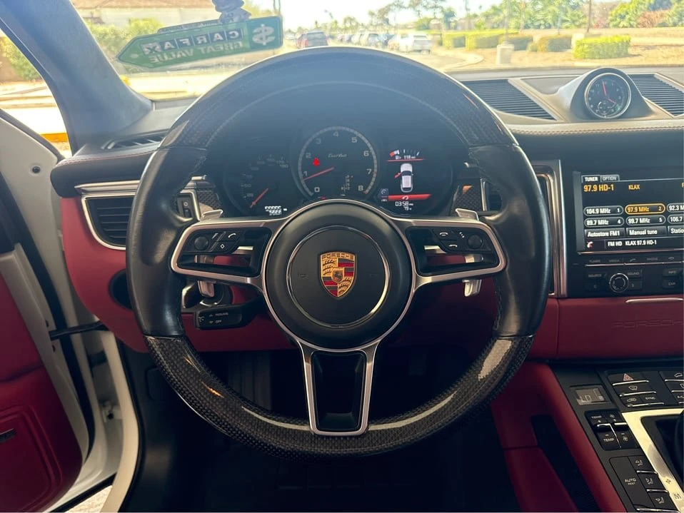 2015 Porsche Macan - Image 17 of 20