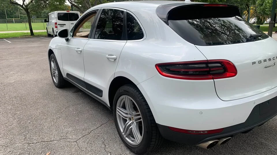 2015 Porsche Macan - Image 8 of 12