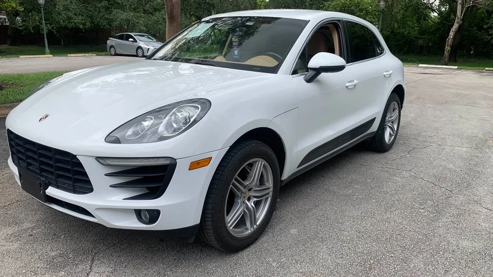 2015 Porsche Macan - Image 2 of 12
