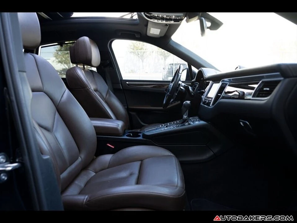 2015 Porsche Macan - Image 17 of 20