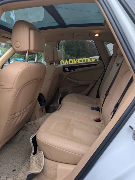 2015 Porsche Macan - Image 7 of 12