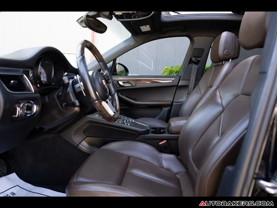 2015 Porsche Macan - Image 15 of 20