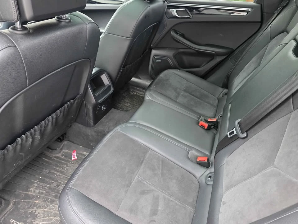 2015 Porsche Macan - Image 10 of 12