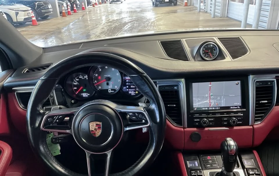 2015 Porsche Macan S - Image 9 of 20