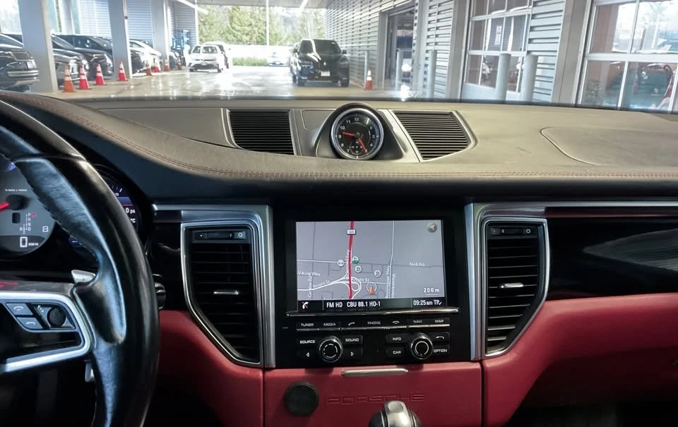 2015 Porsche Macan S - Image 14 of 20