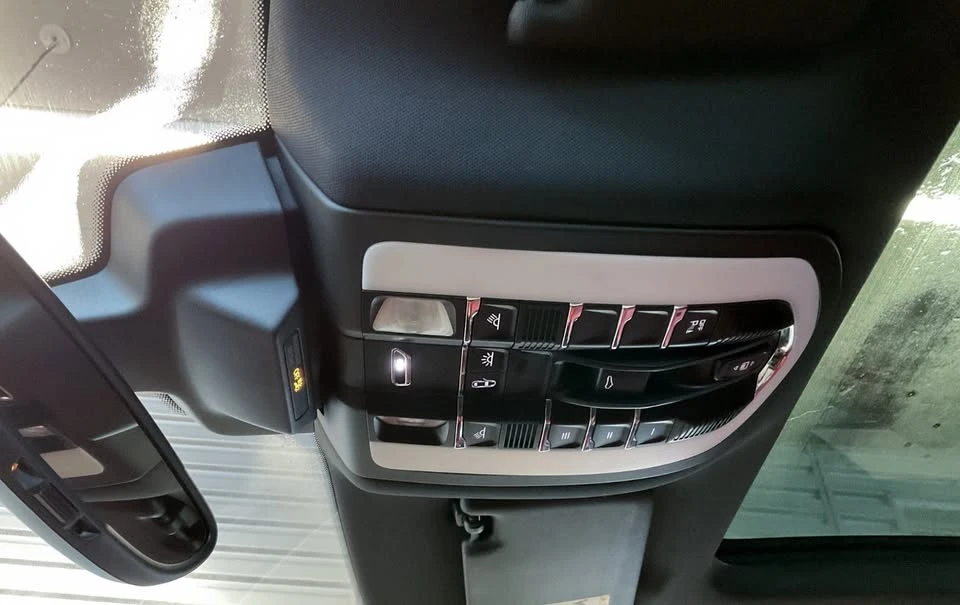 2015 Porsche Macan S - Image 16 of 20