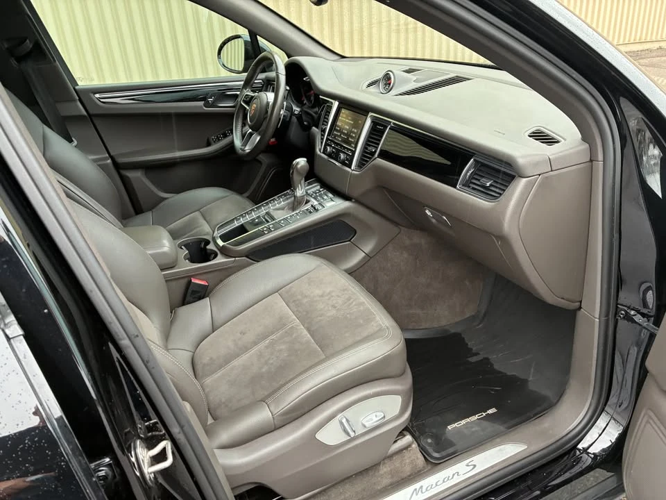 2015 Porsche Macan S - Image 9 of 16
