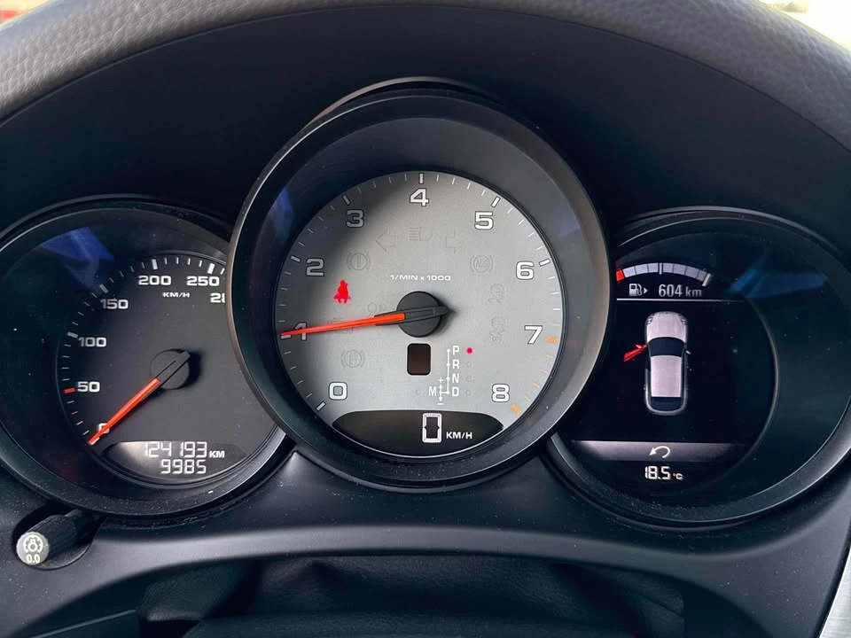 2015 Porsche 911 - Image 5 of 8