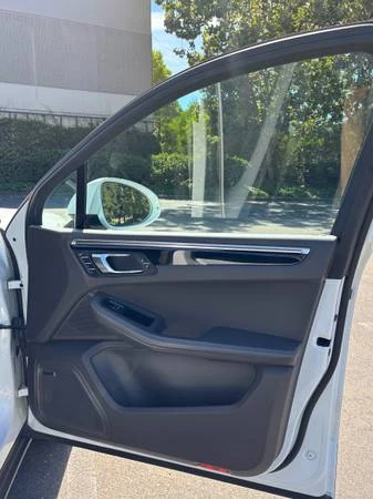 2015 Porsche Macan S - Image 11 of 21
