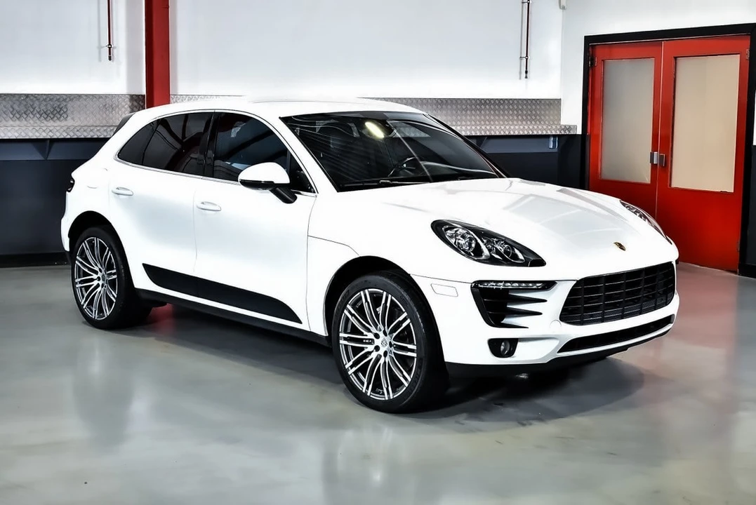 2015 Porsche Macan S - Image 12 of 30