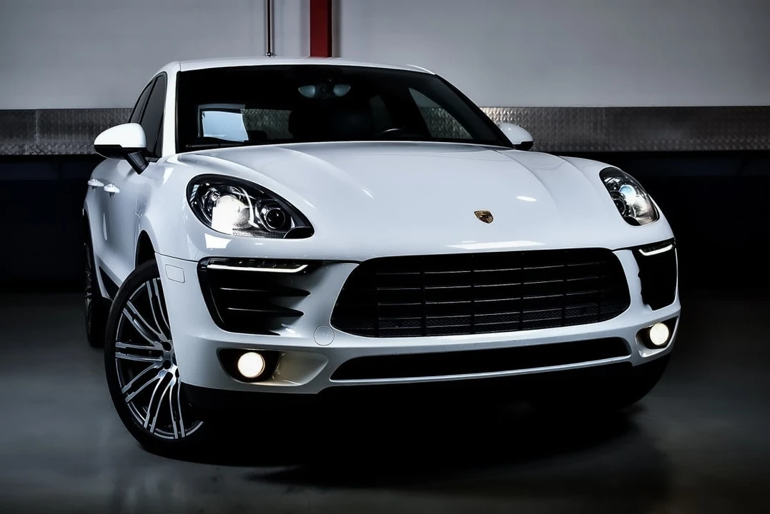 2015 Porsche Macan S - Image 8 of 30