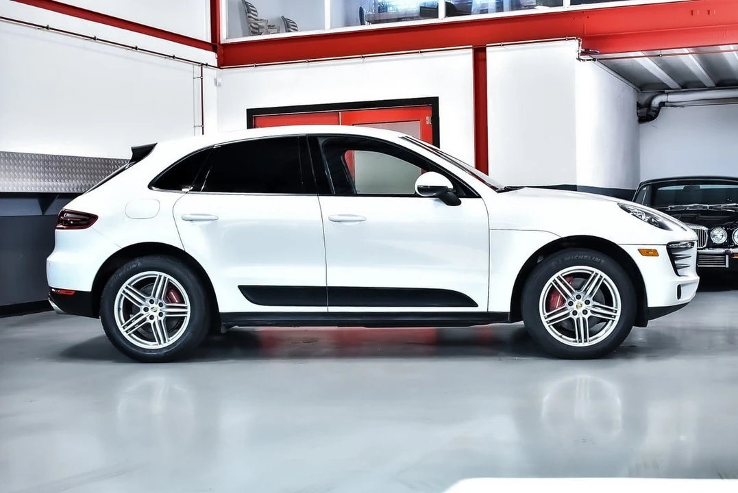 2015 Porsche Macan S - Image 16 of 30
